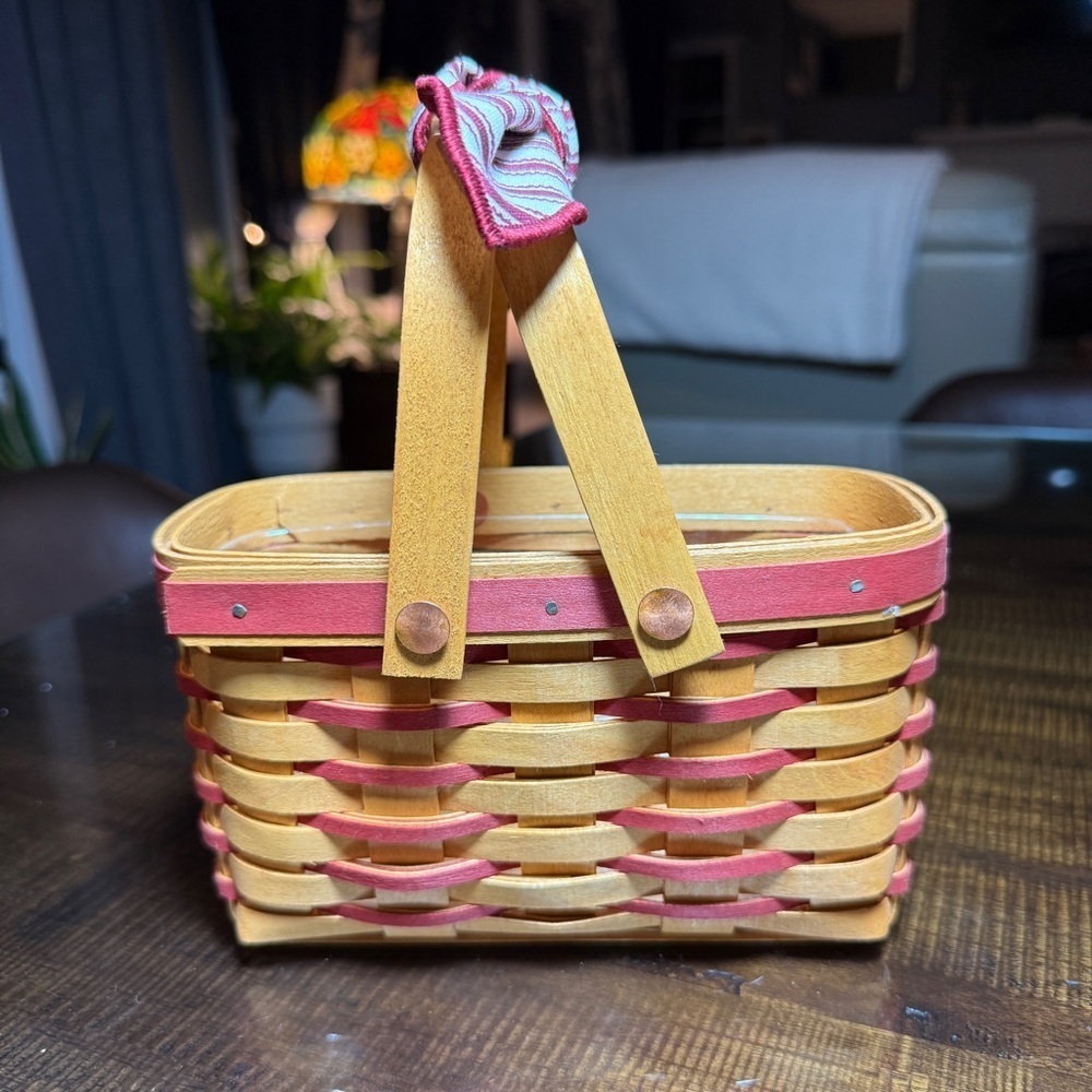 Longaberger Picture Perfect Sweetheart Basket Small 1998, Protector, Tie-on